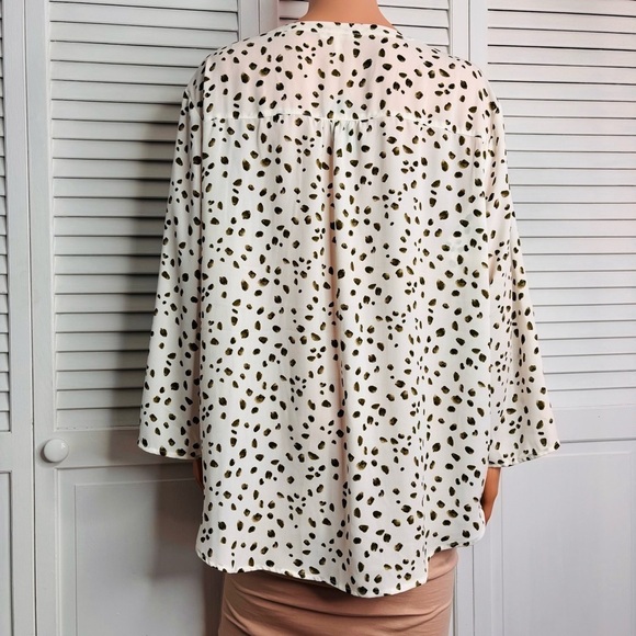 MAURICES White Green Spotted V-Neck Blouse Size XXL - Picture 8 of 8